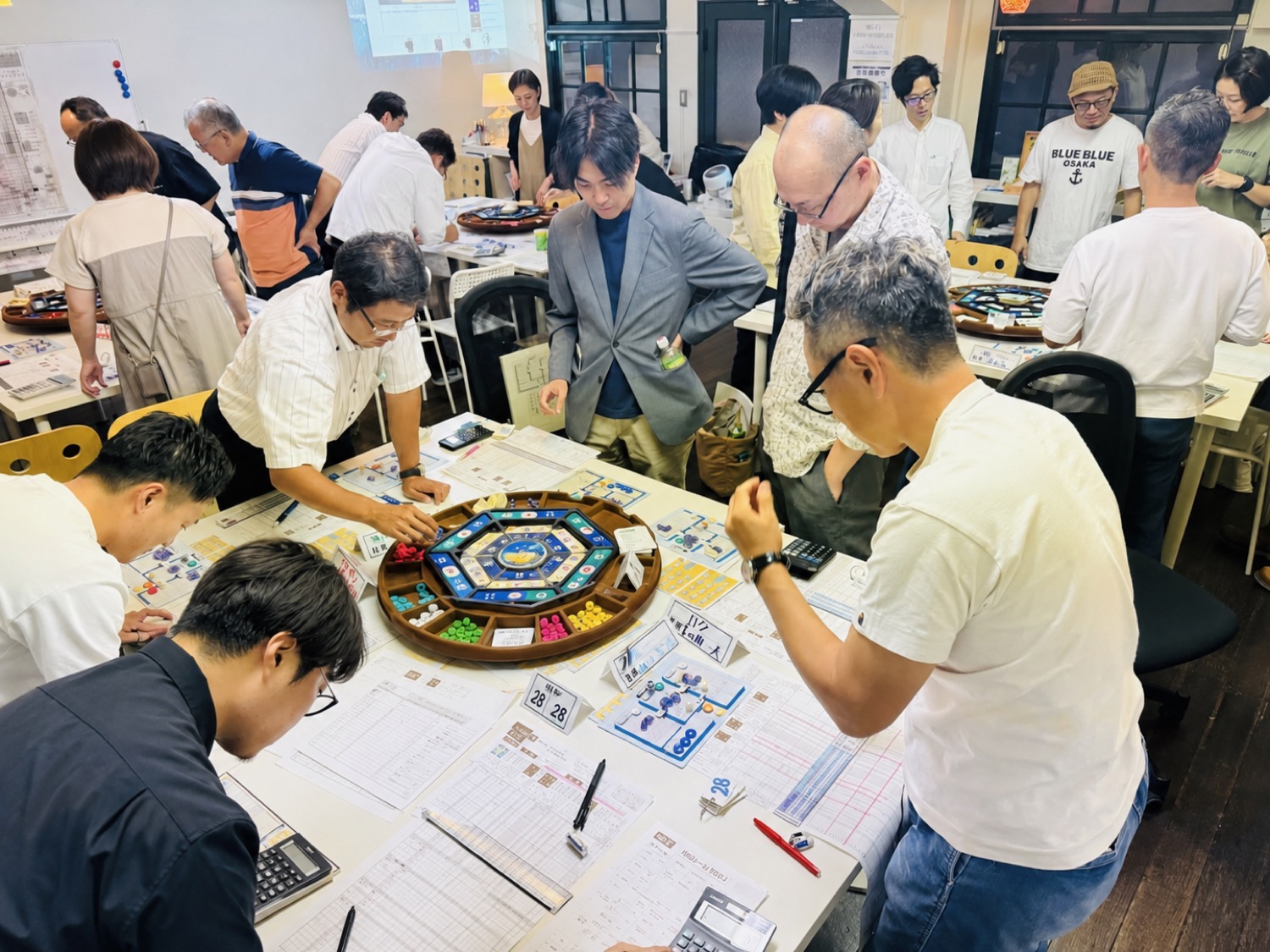 MG研修 — ゲームで経営を体感する参加者